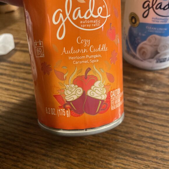 2 Glade Automatic Spray Refill Limited Edition. Cozy Autumn Cuddle & clean linen - Picture 2 of 3